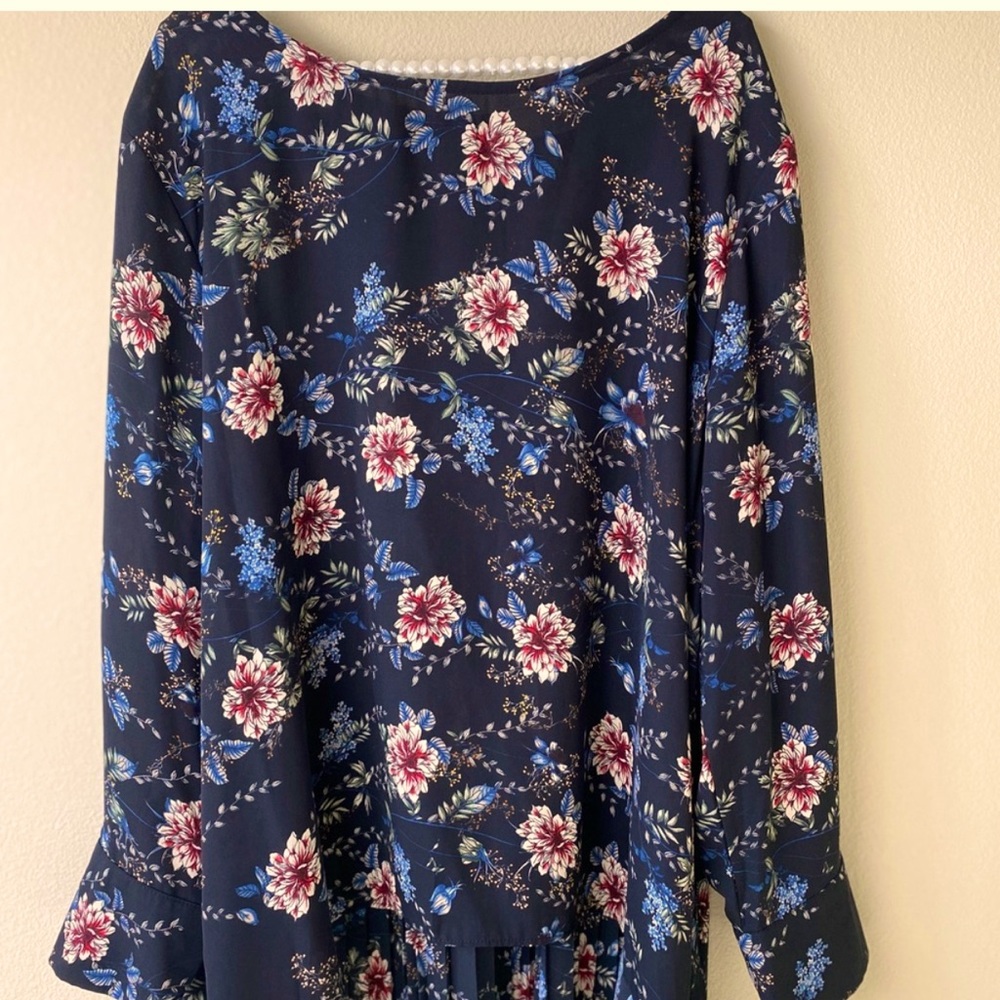 Anthropologie Everliegh Blouse Floral Blouse With Pleated Back